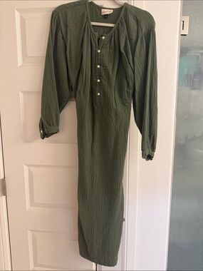 Universal Thread Olive Green Long-Sleeve Button-Front Shirt